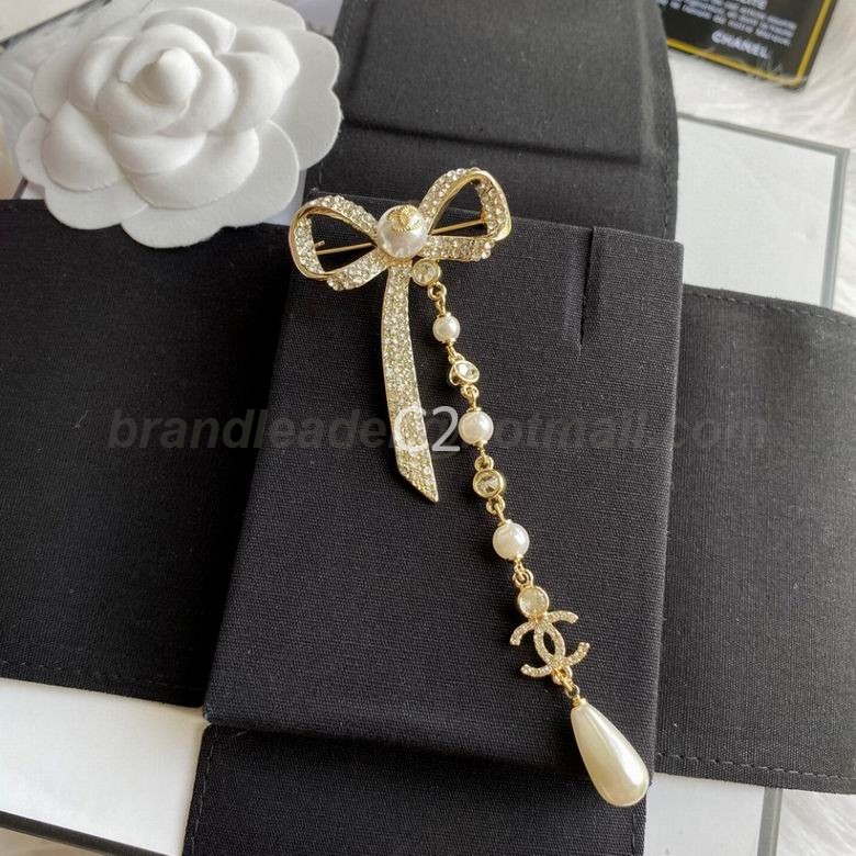 Chanel Brooch 484